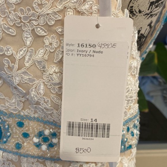 Stunning Ivory Lace & Blue Embellishments Formal Evening Gown… - Picture 14 of 15